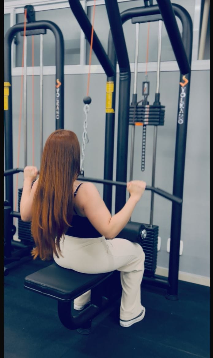 Treino de musculação no Team Fit Club